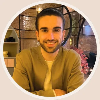 Iván Pascual, desarrollador de IA, sonriendo